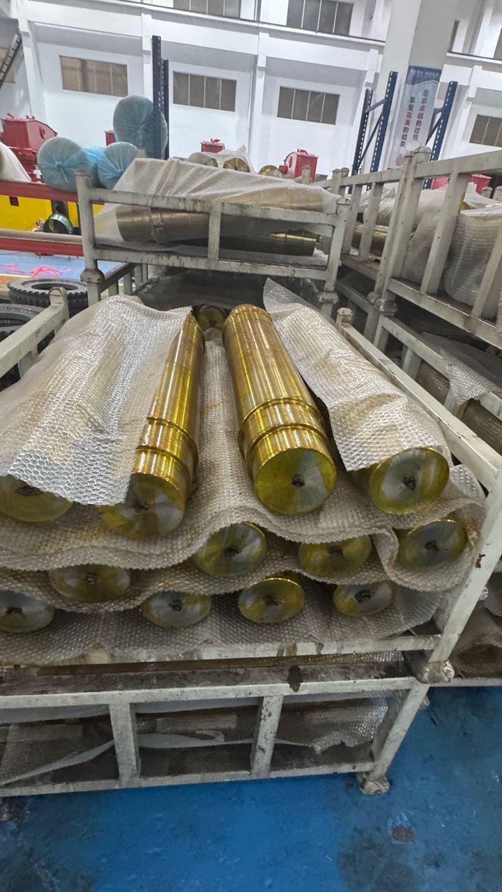 HYDRAULIC CYLINDERS